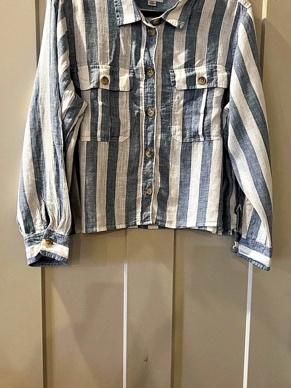 American Eagle Striped cropped Shirt Blue & White Large